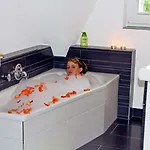 Rubin Mit Sauna Und Kamin, Reetdachhaus Am Walde Trassenheide